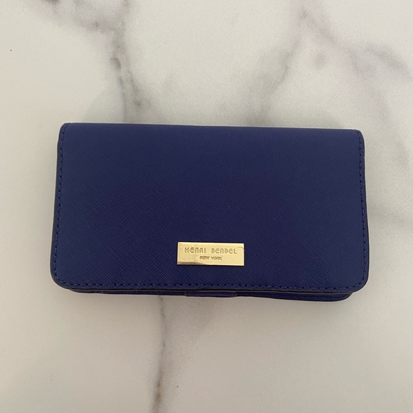 Henri Bendel wallet - Picture 1 of 2
